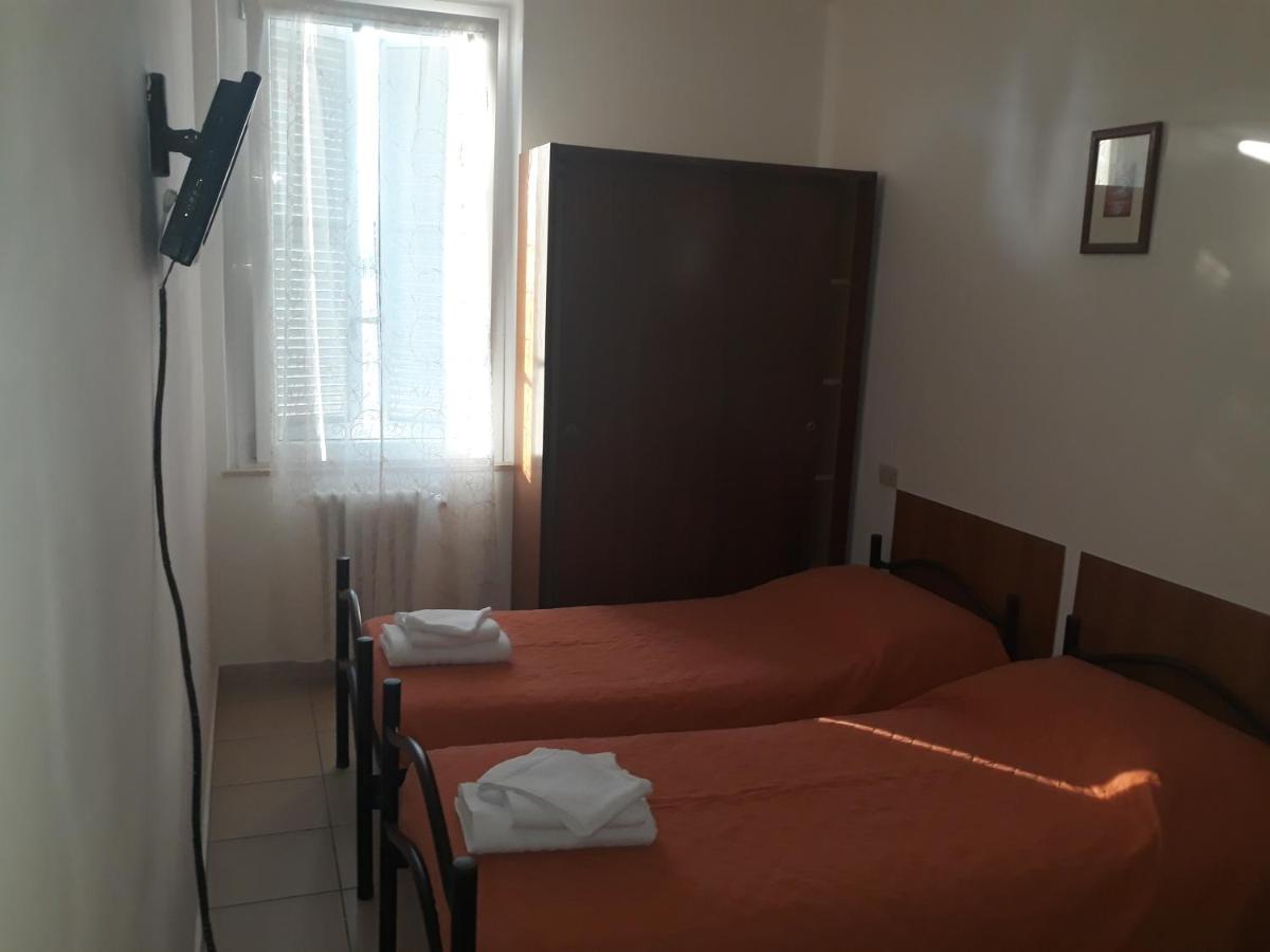 Hotel La Torretta Foligno Dış mekan fotoğraf
