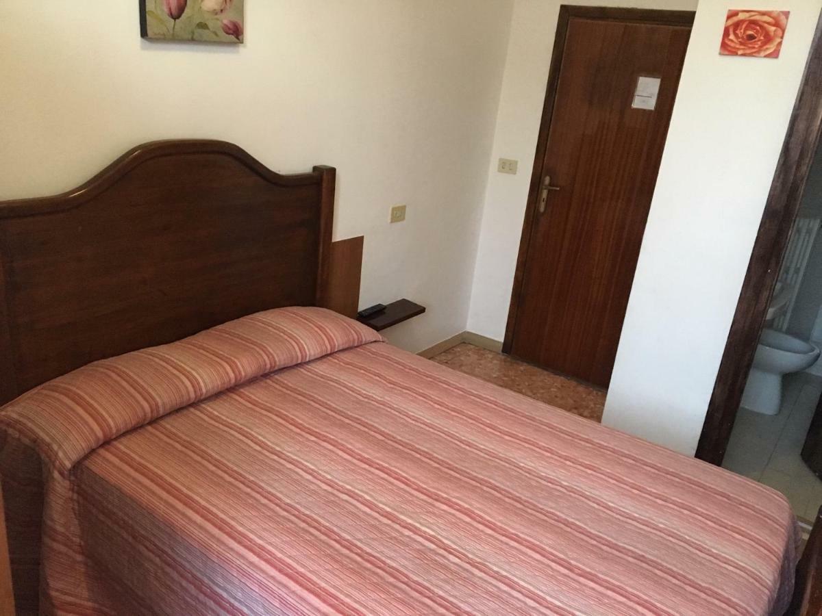 Hotel La Torretta Foligno Dış mekan fotoğraf